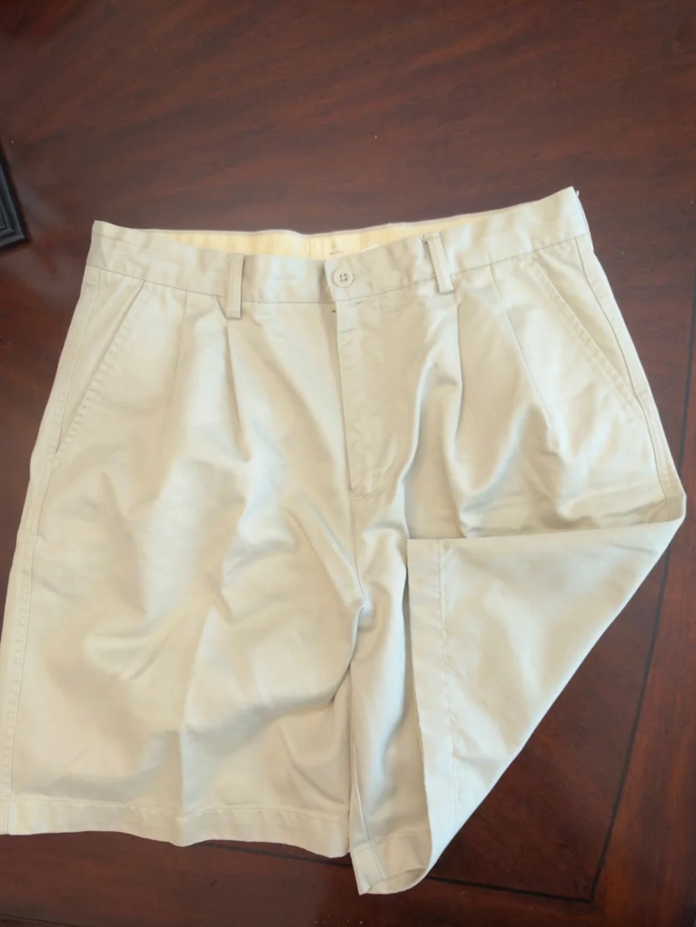 GAP Khakis shorts. 36W. Relaxed Fix. Gently Worn. Excellent Condition